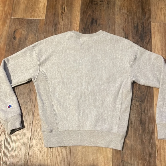 Champion - Picture 2 of 3